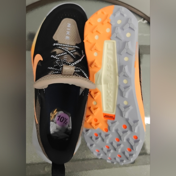 Size 10.5 - Nike Wildhorse 10 Black Orange Pulse - Picture 10 of 11